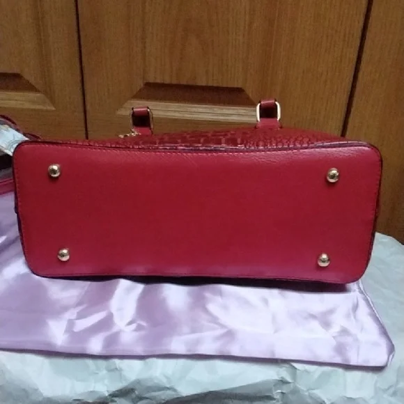 Lirenniao Red Croc-Embossed Satchel With Matching Wristlet - Picture 9 of 9